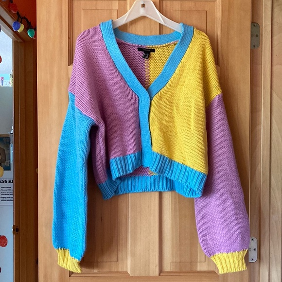 Forever 21 Sweaters - 💛NWOT Forever 21 Color-block Sweater